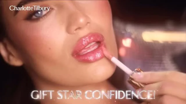 Seeing @tyannanicolexx shine in the CHARLOTTE TILBURY x CÉLINE DION holiday campaign is an absolute dream. ✨
Such an iconic pairing and a moment to remember! ♥️
@charlottetilbury @celinedion 

.
.
.
.
.

#AJKAgency #dancers #Talent #CharlotteTilbury #CelineDion #HolidayCampaign