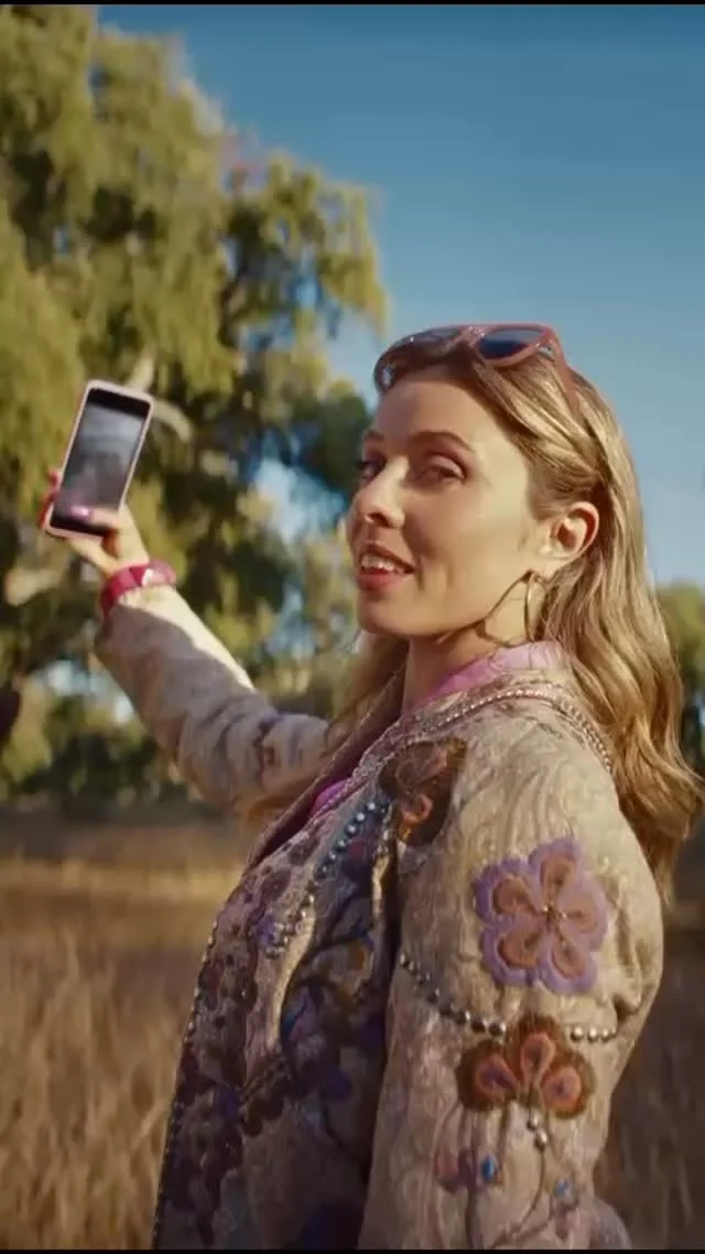 We can’t take our eyes off @bobbieseavill in this gorgeous new commercial for @katjes_official 💅 

.
.
.
.

#AJKAgency #Katjes #Commercial #FemaleModel #Actress